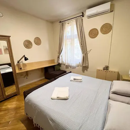 Time Traveling Apartament *