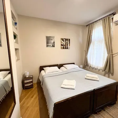 Time Traveling Apartament