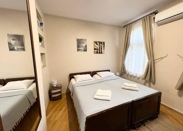 Time Traveling Apartment