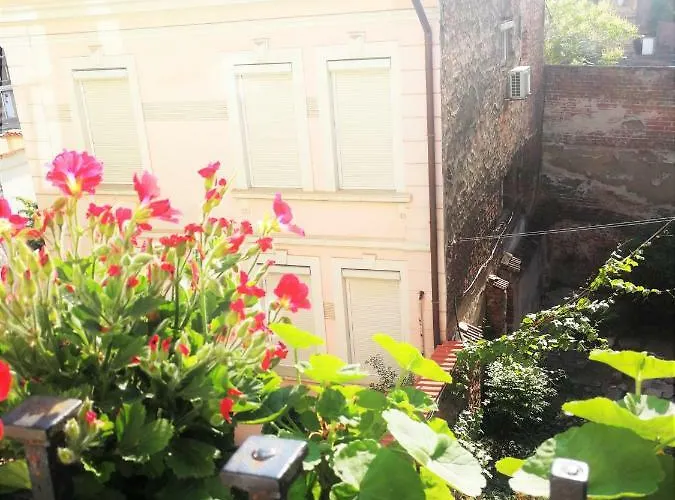 Time Traveling Apartment *